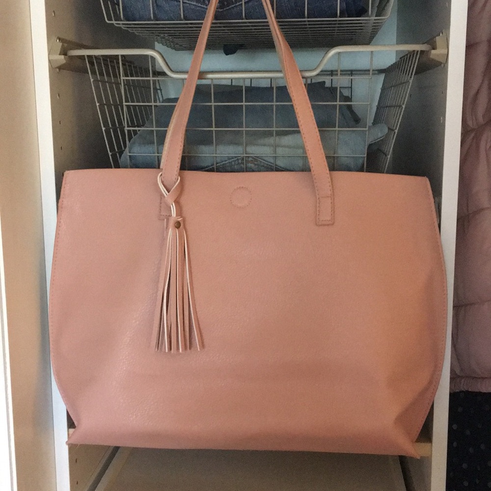 NWT Bass vinyl 👜 tote in blush